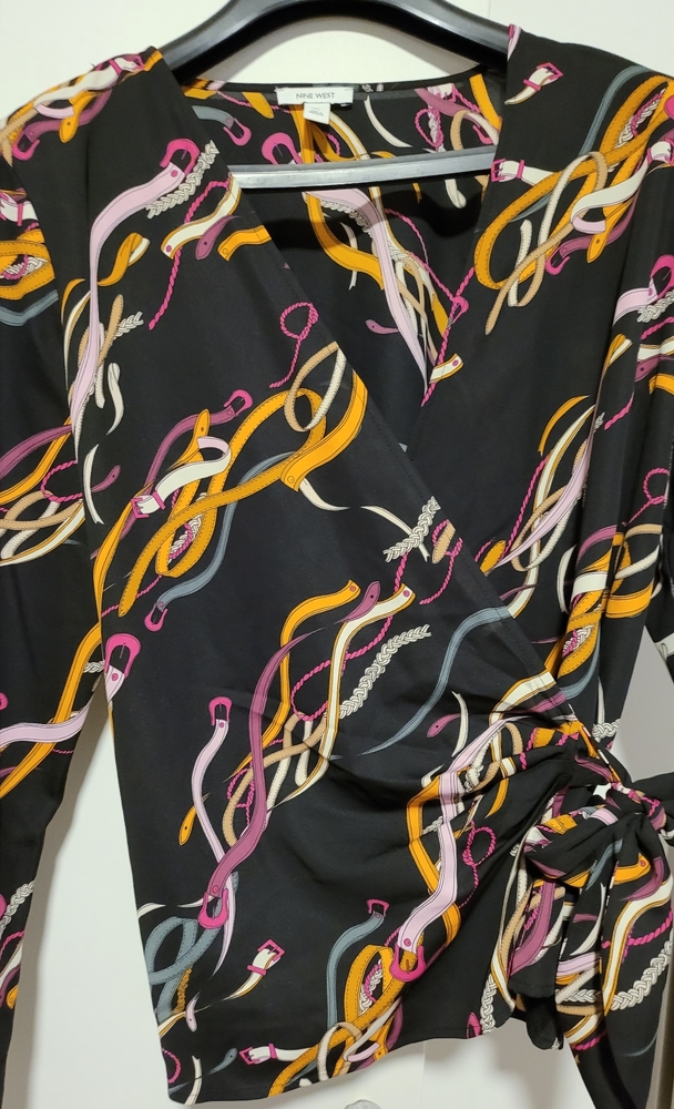 New w/tag Nine West wrap around blouse size XL